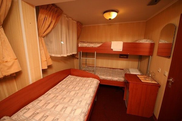 Каюта «Стандарт (1–3-местные)» теплохода «Хирург Разумовский»