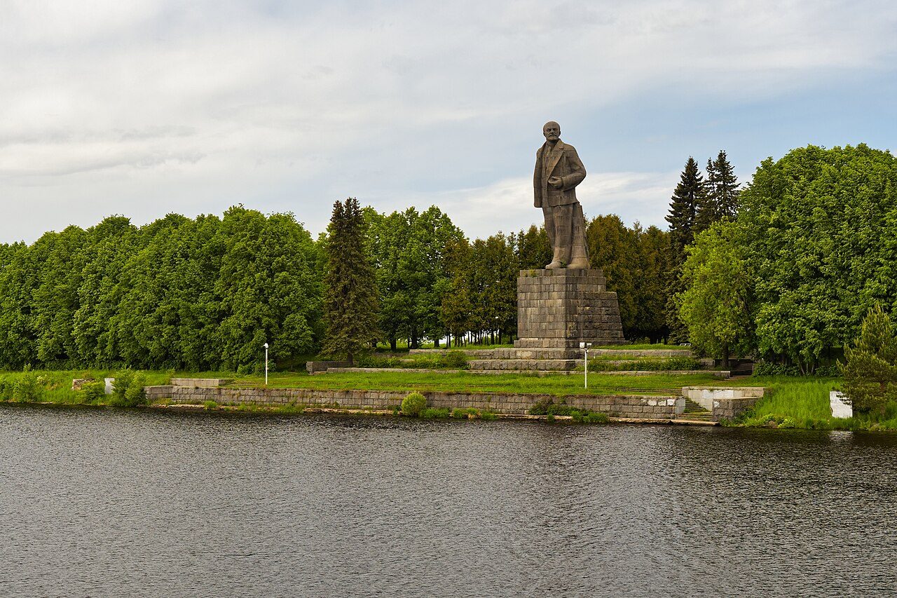 Памятник Ленину — Дубна